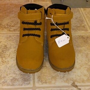Boys work boots Size 12